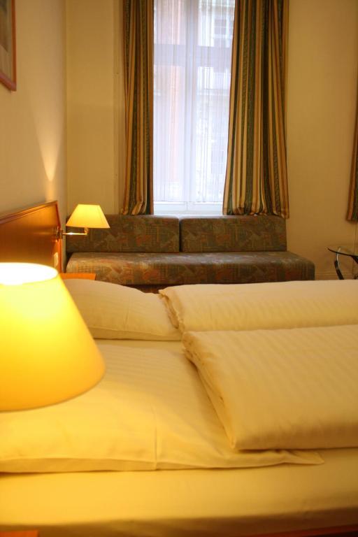 Alameda Hotel Hamburg Room photo