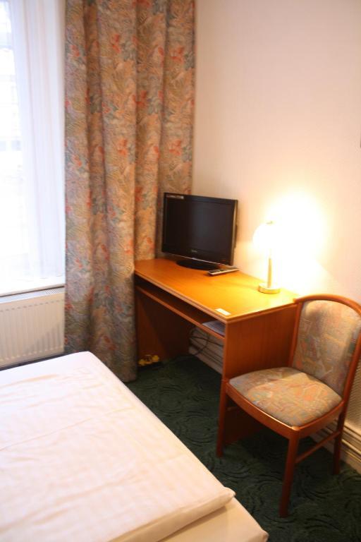 Alameda Hotel Hamburg Room photo