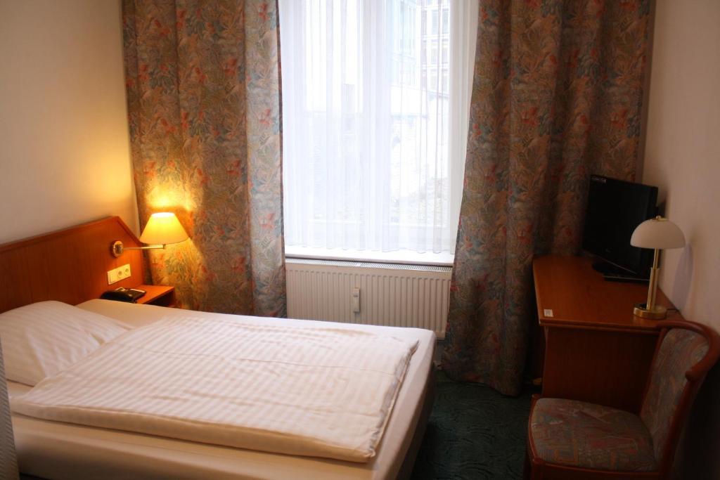 Alameda Hotel Hamburg Room photo